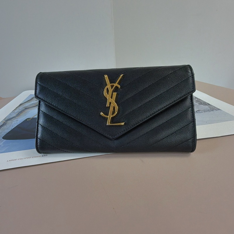 YSL 黑金魚子醬信封長夾-0