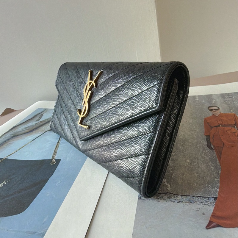YSL 黑金魚子醬信封長夾-1