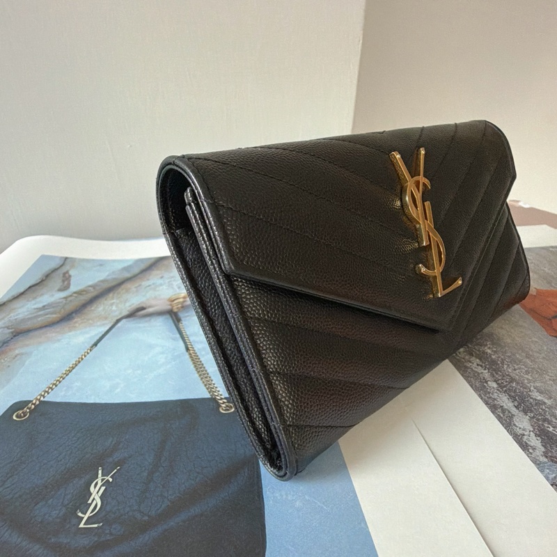 YSL 黑金魚子醬信封長夾-2