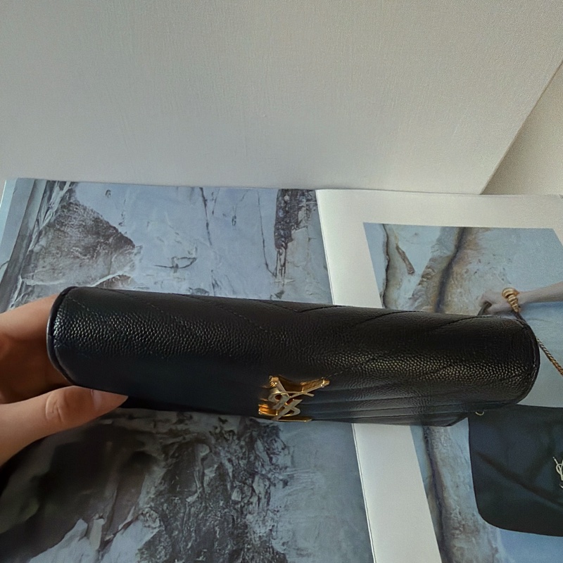 YSL 黑金魚子醬信封長夾-5