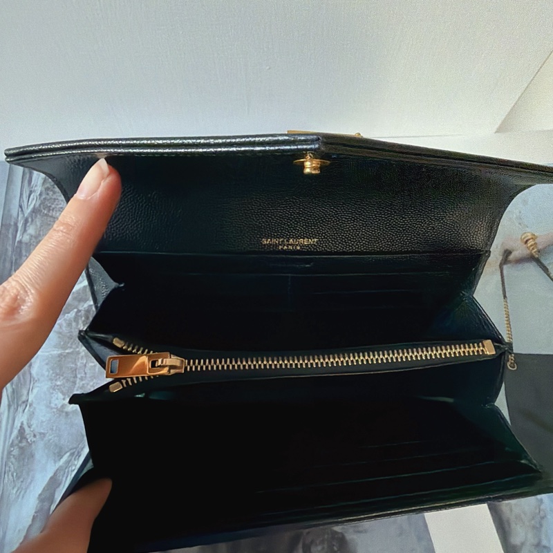 YSL 黑金魚子醬信封長夾-6