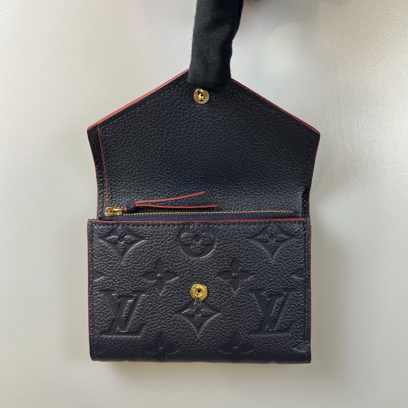 LV M64577 海軍藍壓紋信封短夾-7
