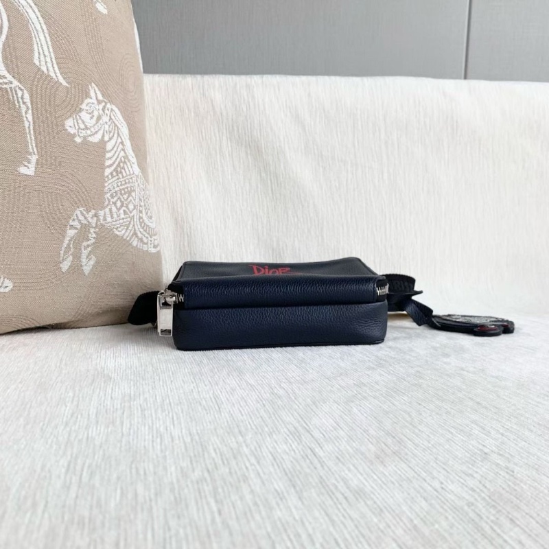 Dior Shawn聯名牛頭吊飾相機包 藍色  17*12*5  95新 配件皮牌 肩帶 塵袋-3