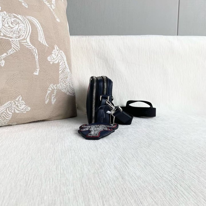 Dior Shawn聯名牛頭吊飾相機包 藍色  17*12*5  95新 配件皮牌 肩帶 塵袋-4