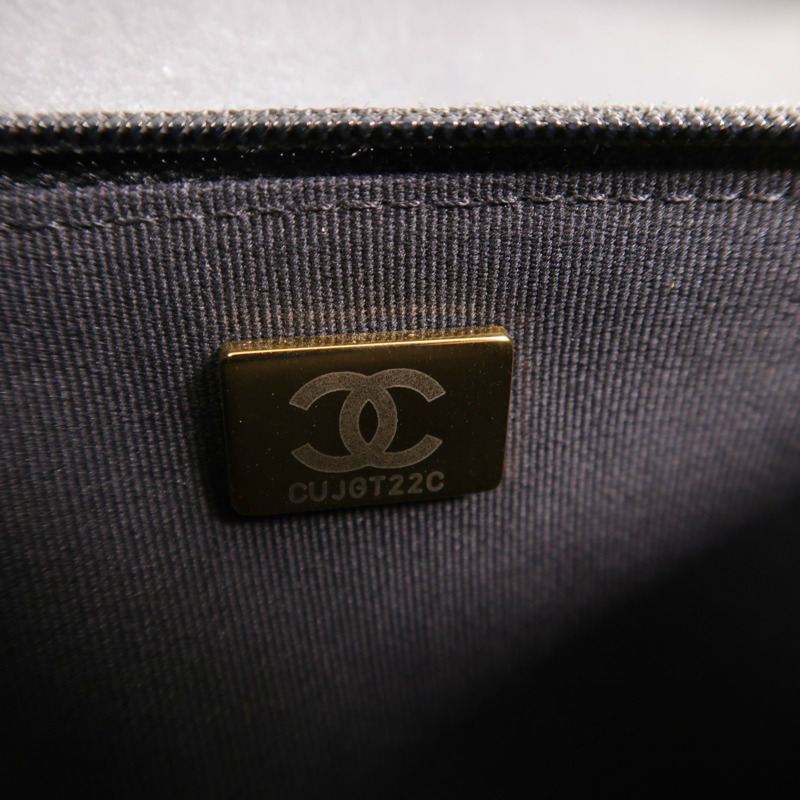 CHANEL 牛皮皮革Boy Wallet On Chain鏈帶肩背袋-6