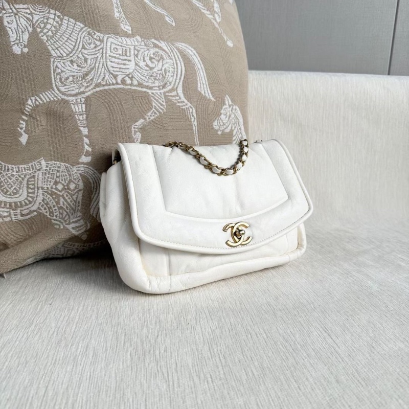 Chanel 白金雲朵泡芙包 白色金扣 羊皮 23*13*5  9新 配件購證 塵袋 保卡-4
