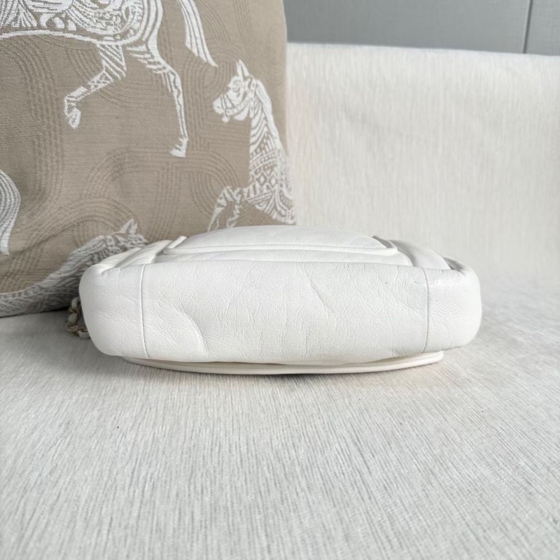 Chanel 白金雲朵泡芙包 白色金扣 羊皮 23*13*5  9新 配件購證 塵袋 保卡-7