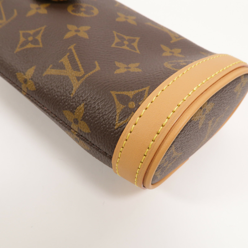 LOUIS VUITTON Monogram Fold Me Pouch肩背袋-10