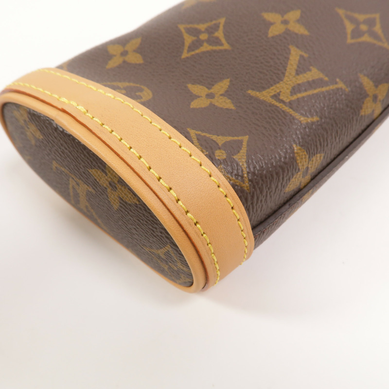 LOUIS VUITTON Monogram Fold Me Pouch肩背袋-12
