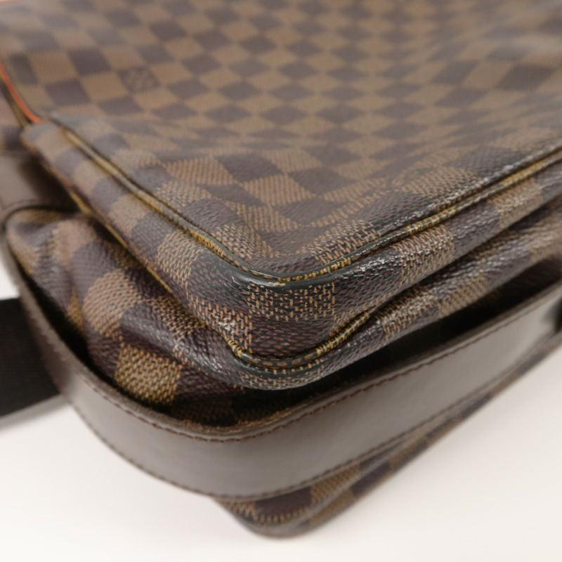 LOUIS VUITTON Damier Naviglio肩背袋-13
