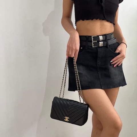 Chanel V紋大mini口蓋包 黑色金扣 牛皮20*13*7  9新 配件塵袋保卡