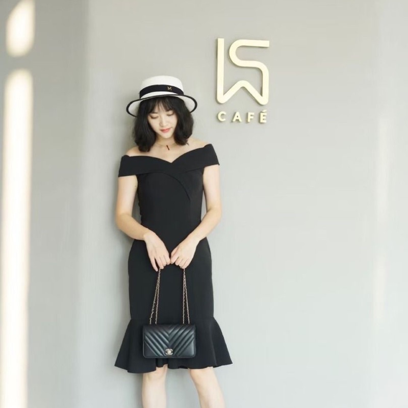 Chanel V紋大mini口蓋包 黑色金扣 牛皮20*13*7  9新 配件塵袋保卡-1