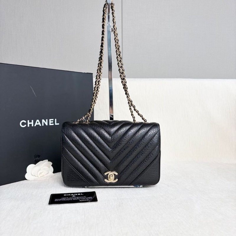Chanel V紋大mini口蓋包 黑色金扣 牛皮20*13*7  9新 配件塵袋保卡-2