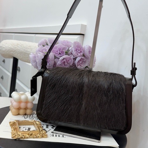 【赫蒂國際精品】Celine 賽琳 皮草漆皮肩背包vintage
