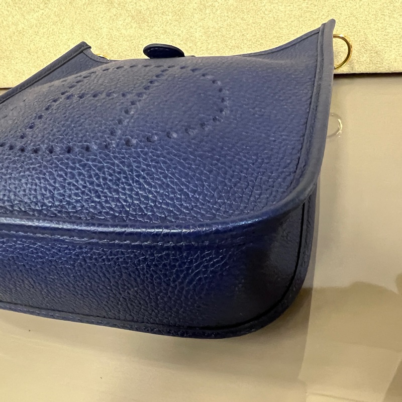 Hermes M3 Bleu Encre水墨藍Clemence皮金釦MiniEvelyne 斜背包-6