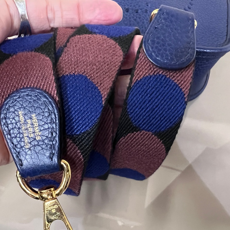 Hermes M3 Bleu Encre水墨藍Clemence皮金釦MiniEvelyne 斜背包-15