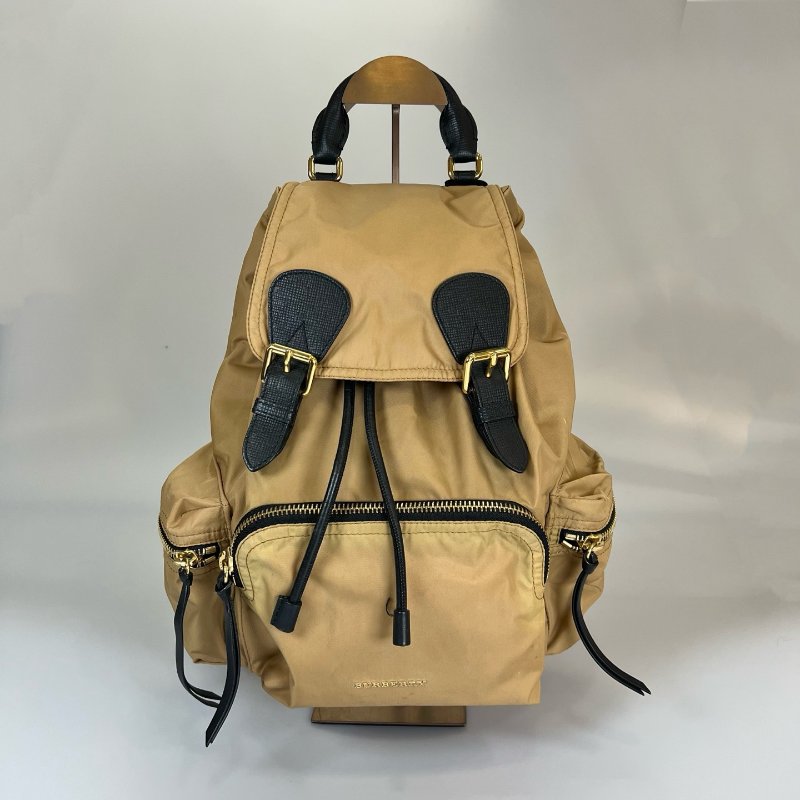 BURBERRY 土黃尼龍後背包-0