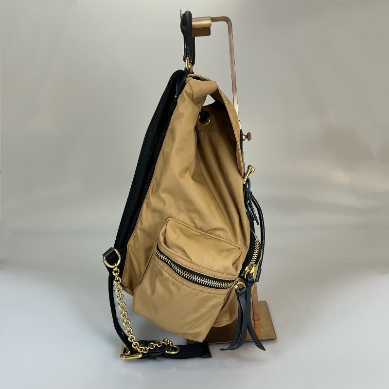 BURBERRY 土黃尼龍後背包-3