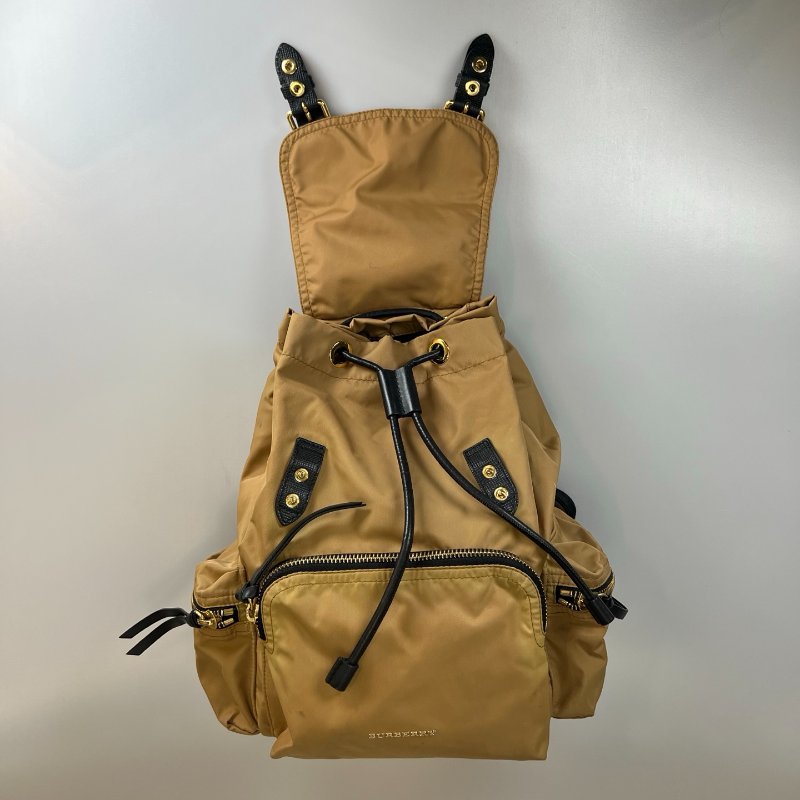 BURBERRY 土黃尼龍後背包-5