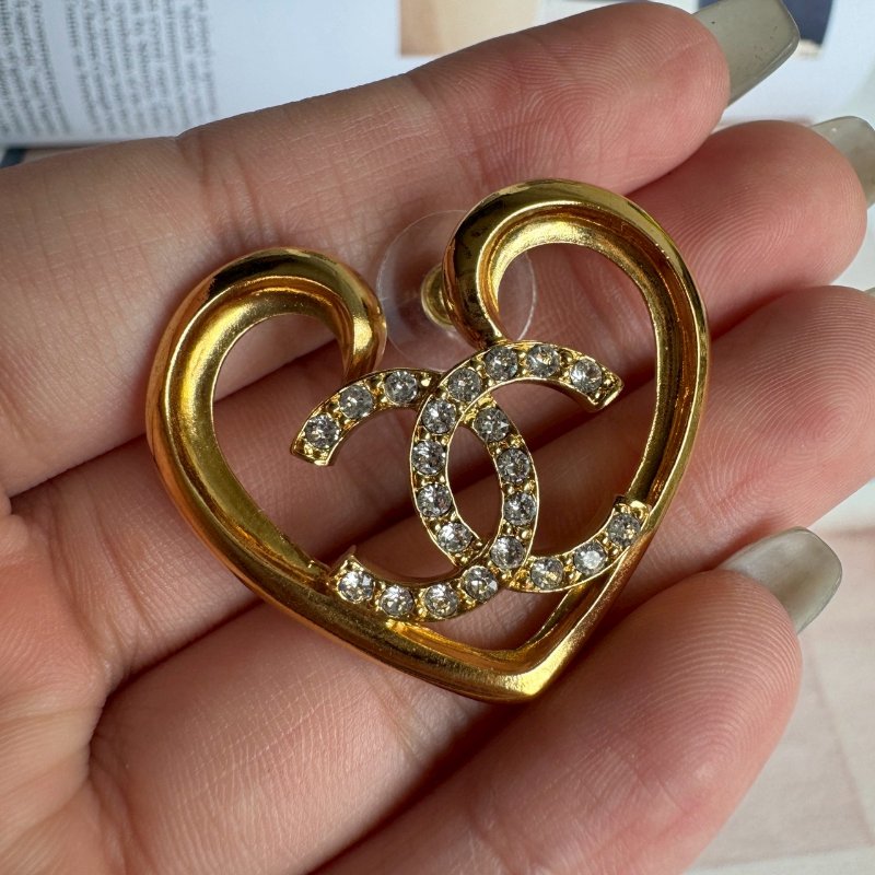 💖全新 這個要買💖Chanel 金色大愛心內閃鑽耳環-6