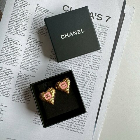 💫全新商品💫 Chanel 金箔色拼粉色愛心耳環