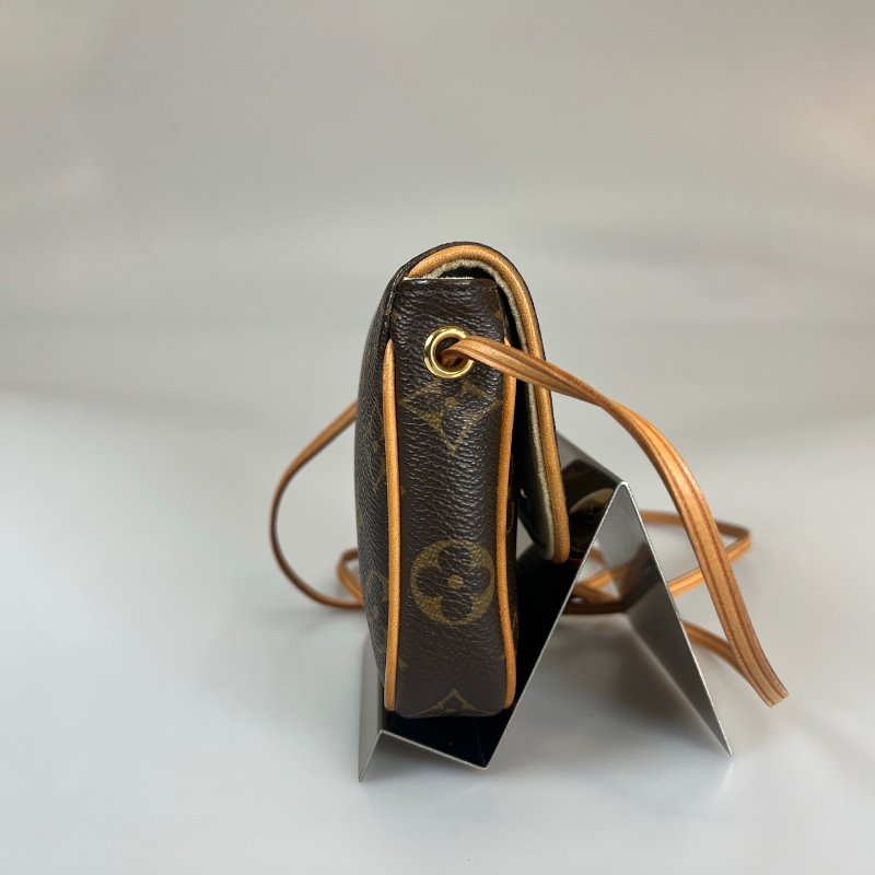 LV M60018 老花Pochette Cancun 側肩包-2