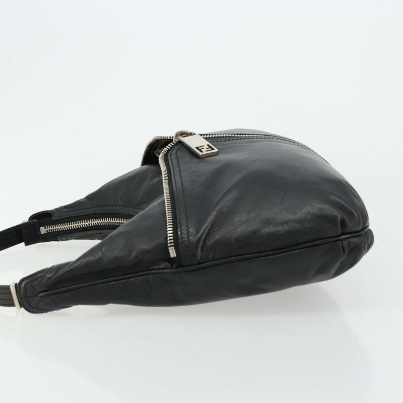 【日本直送】FENDI 銀色黑色皮革肩背包 正品 178594A-4