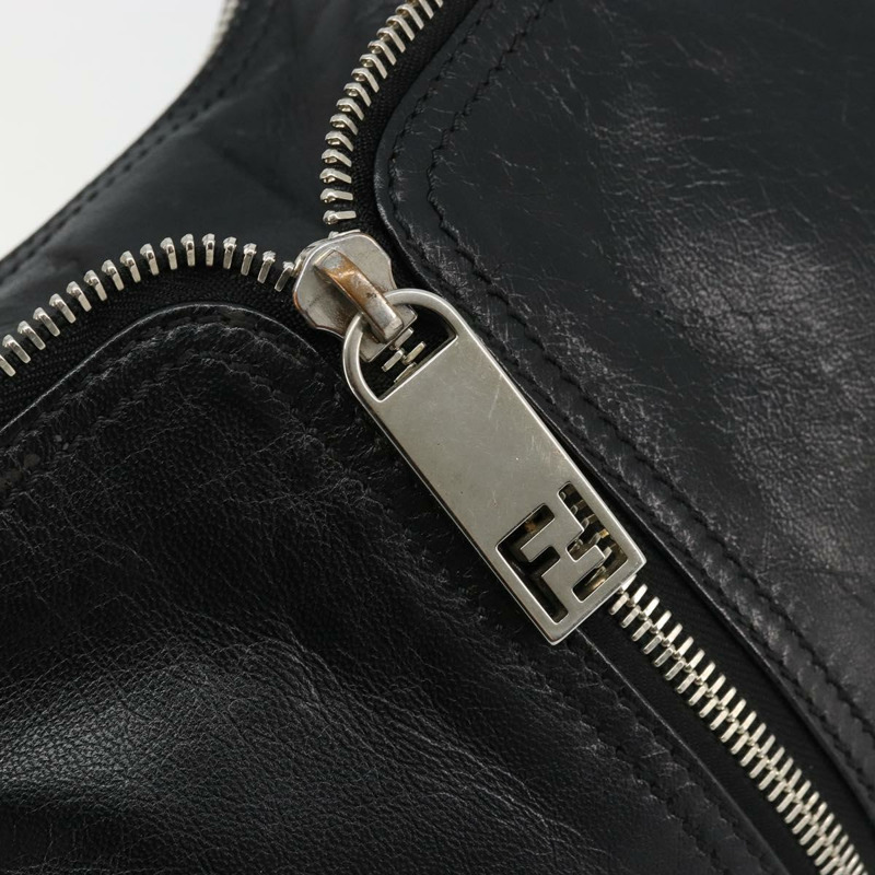 【日本直送】FENDI 銀色黑色皮革肩背包 正品 178594A-13