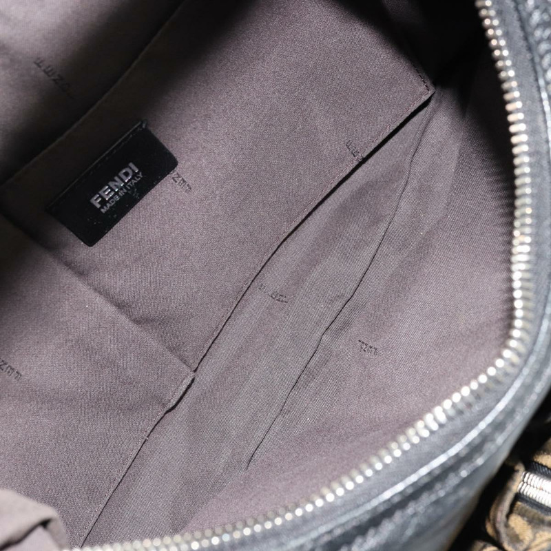 【日本直送】FENDI 銀色黑色皮革肩背包 正品 178594A-16