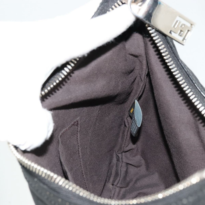 【日本直送】FENDI 銀色黑色皮革肩背包 正品 178594A-17