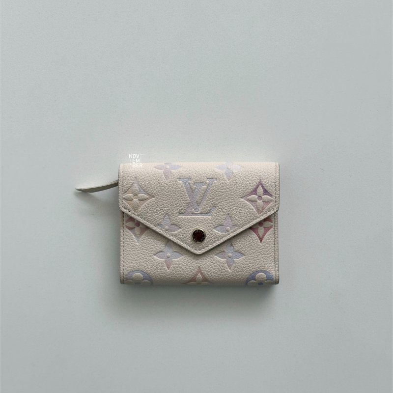 98新🩷 Louis Vuitton LV 路易威登 Victorine 三折錢包 粉色印花-0