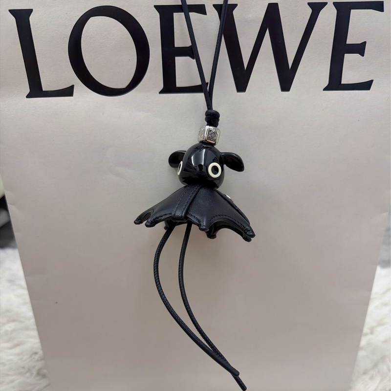 Loewe 吊飾-3