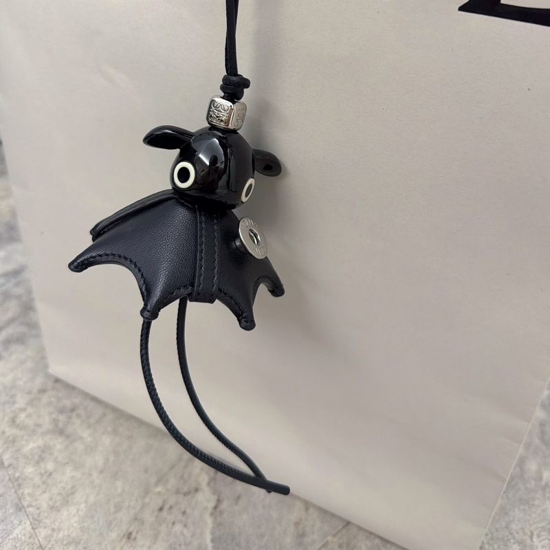 Loewe 吊飾-16