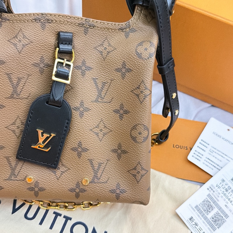 Lv 老花菜籃子 斜背包-1