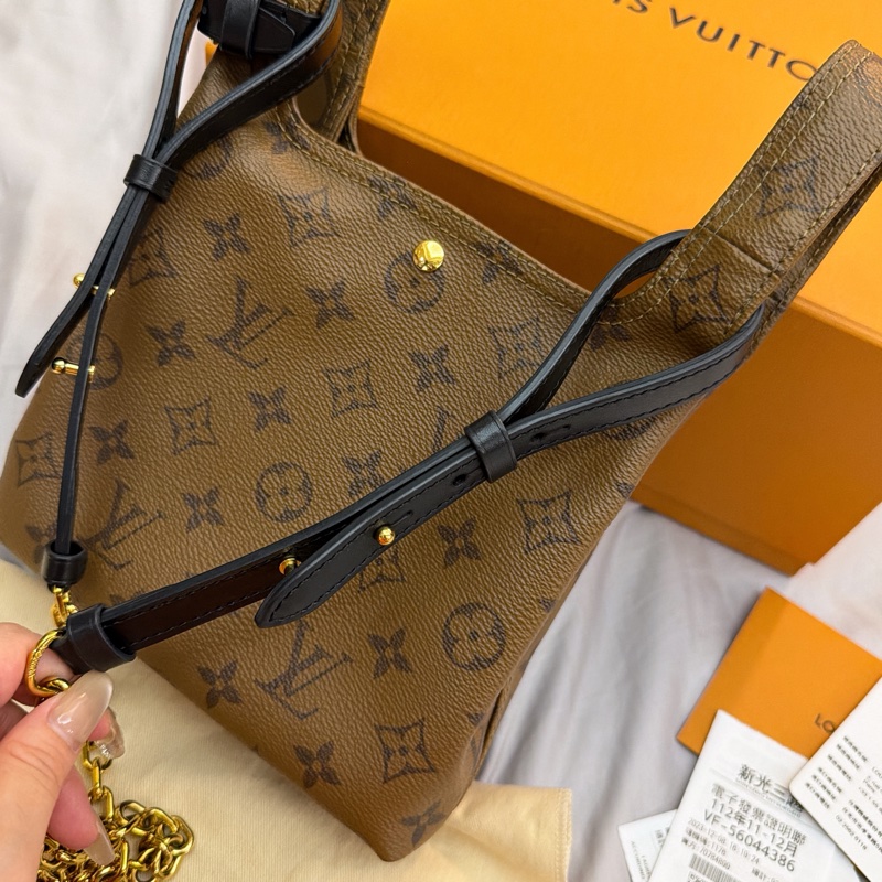 Lv 老花菜籃子 斜背包-7