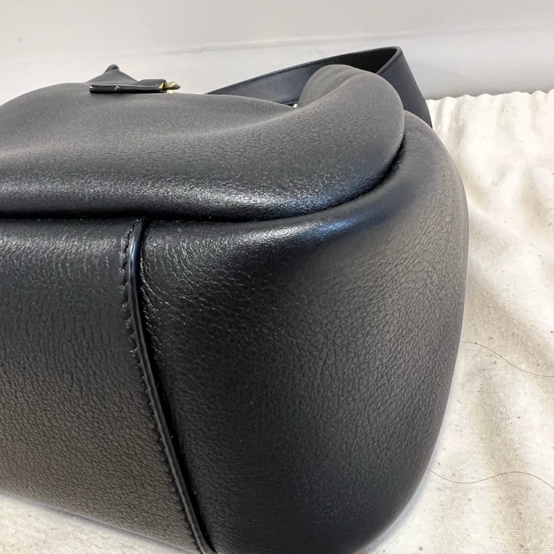 YSL LE A 7 小型荔面牛皮革hobo-10