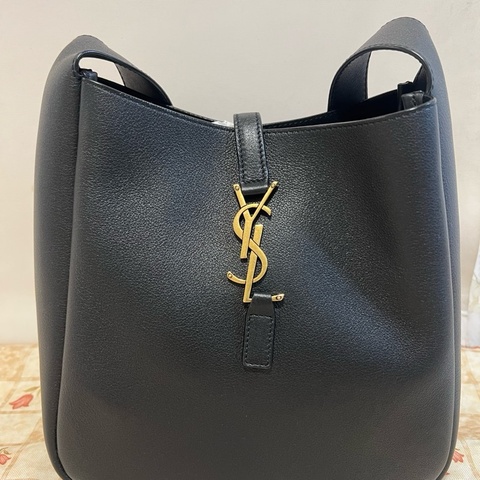 25年YSL LE A 7 小型荔面牛皮革hobo（可議！）
