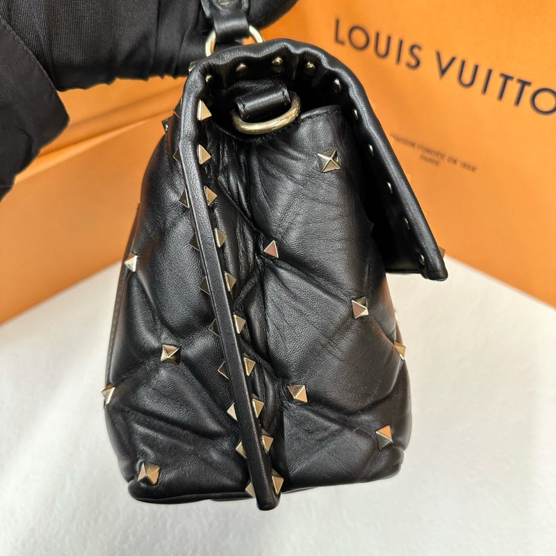 Valentino 華倫天奴 黑色鉚釘 金屬鎖扣菱形格單肩包-3