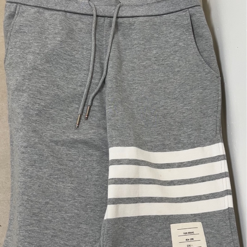 Thom Browne 經典灰色 4-Bar 棉質短褲 Size 1 (近新/已乾洗整燙)-1