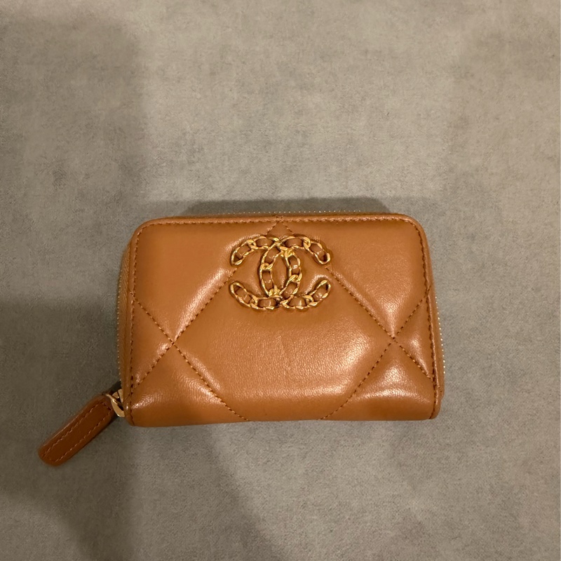 Chanel超難買19零錢包焦糖色羊皮-1
