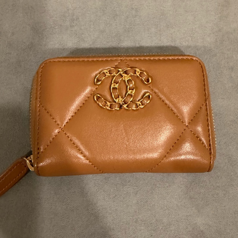 Chanel超難買19零錢包焦糖色羊皮-6
