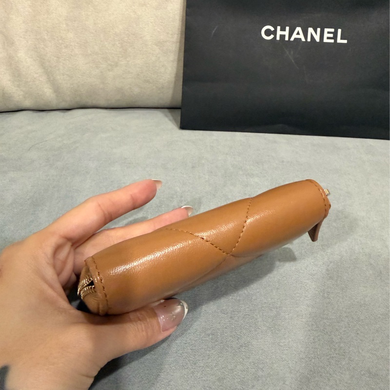 Chanel超難買19零錢包焦糖色羊皮-11