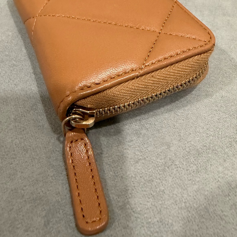Chanel超難買19零錢包焦糖色羊皮-15