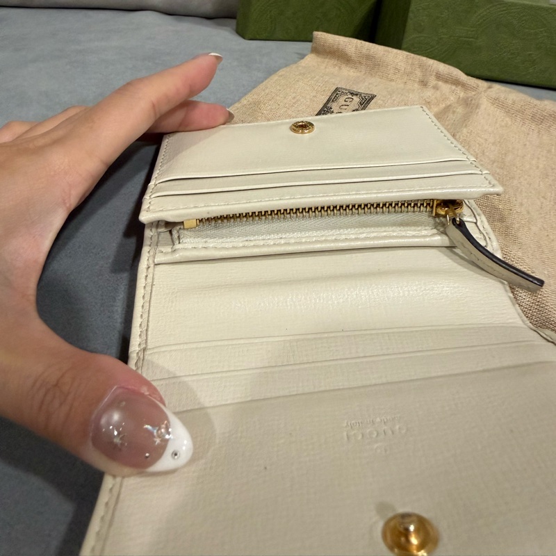 Gucci雙摺短夾附購證防塵紙盒-4