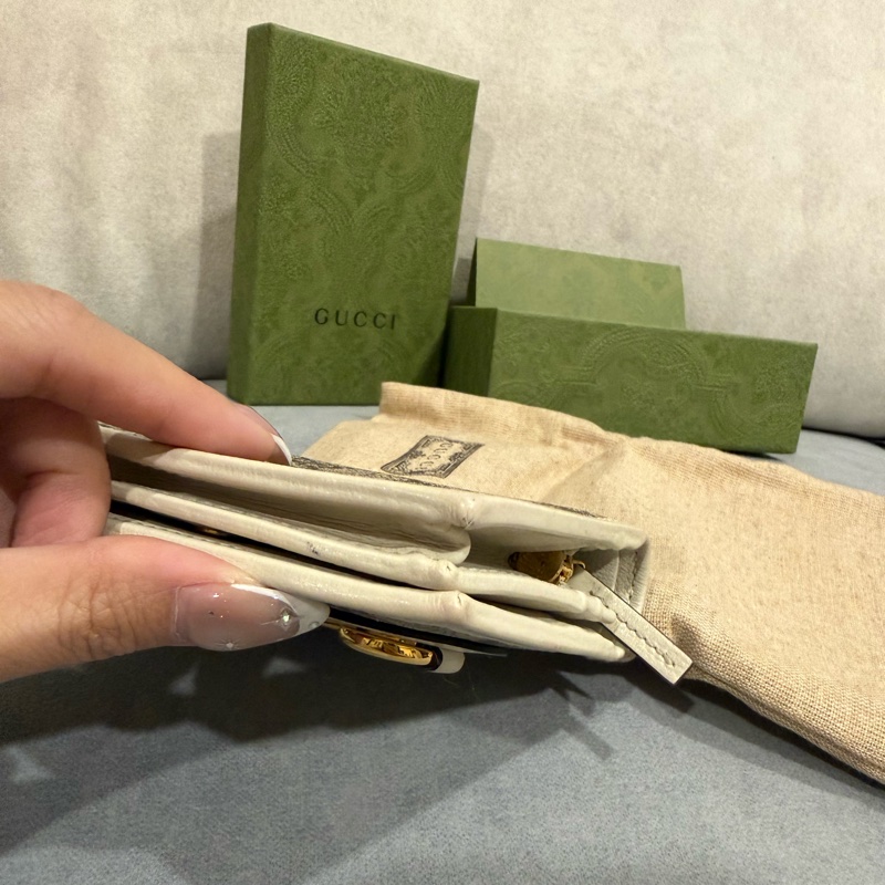 Gucci雙摺短夾附購證防塵紙盒-8