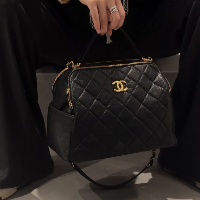 容量顏值雙在線💯Chanel香奈兒23C黑金保齡球包醫生包手提斜挎包-2