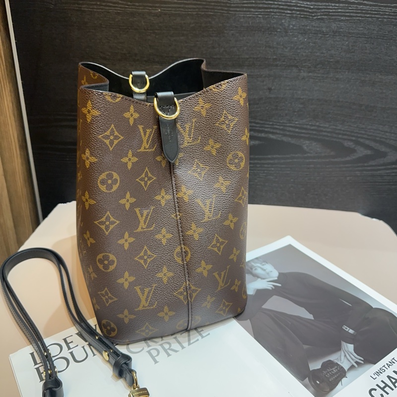 Lv 原花黑牛皮NeoNoe MM水桶包-3