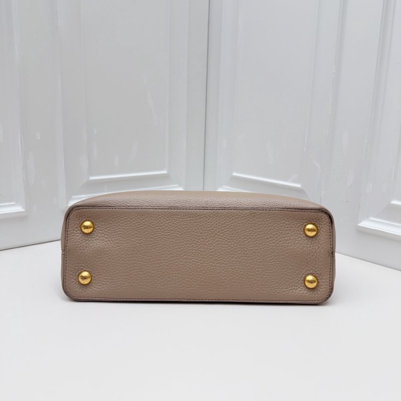 路易威登/Louis Vuitton Capucines 大象灰 Taurillon小牛皮 手提包-7