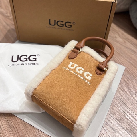 Ugg 羊毛托特包