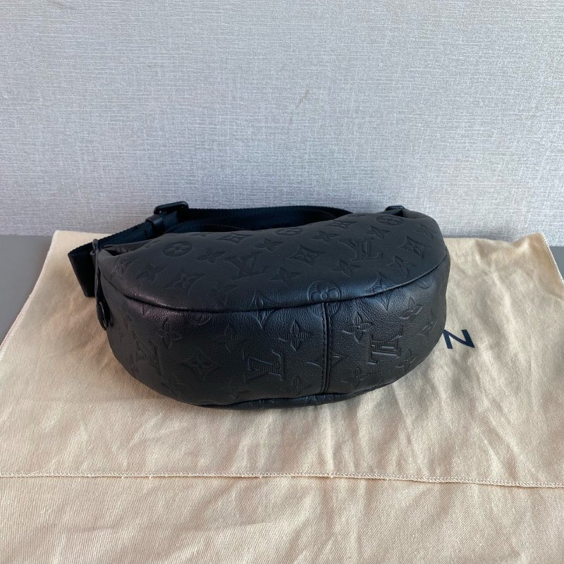 芯片款 路易威登/Louis Vuitton Hamac Bag 黑色全皮壓花月亮包-4